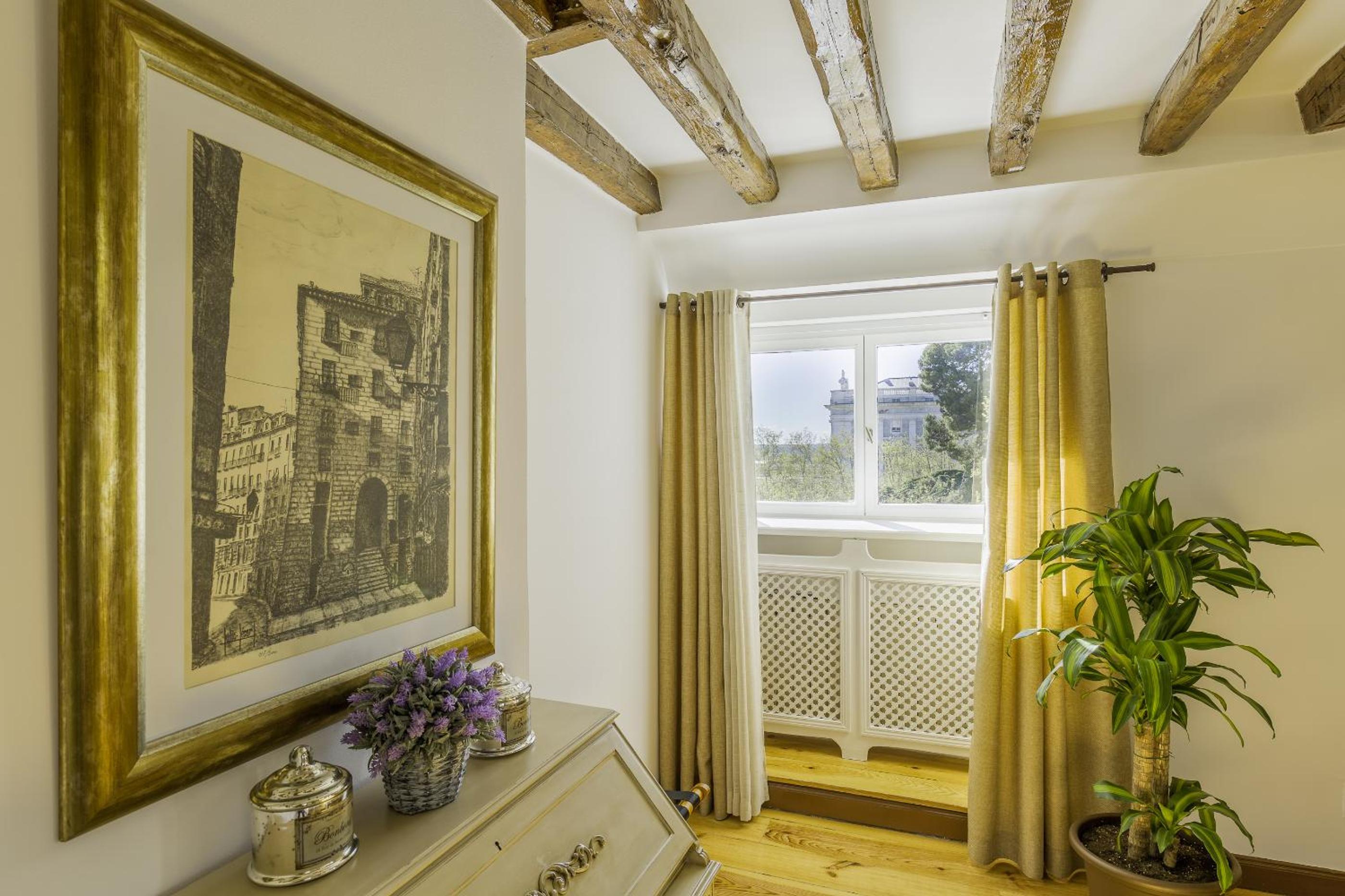 Фото Oriente Palace Apartments