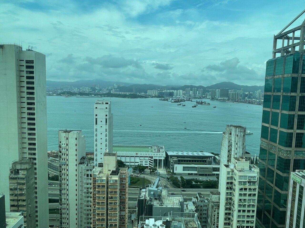 Фото Ramada by Wyndham Hong Kong Harbour View