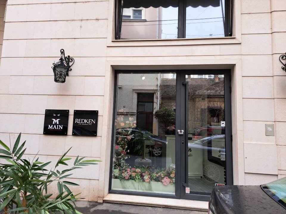 Main Beauty Studio