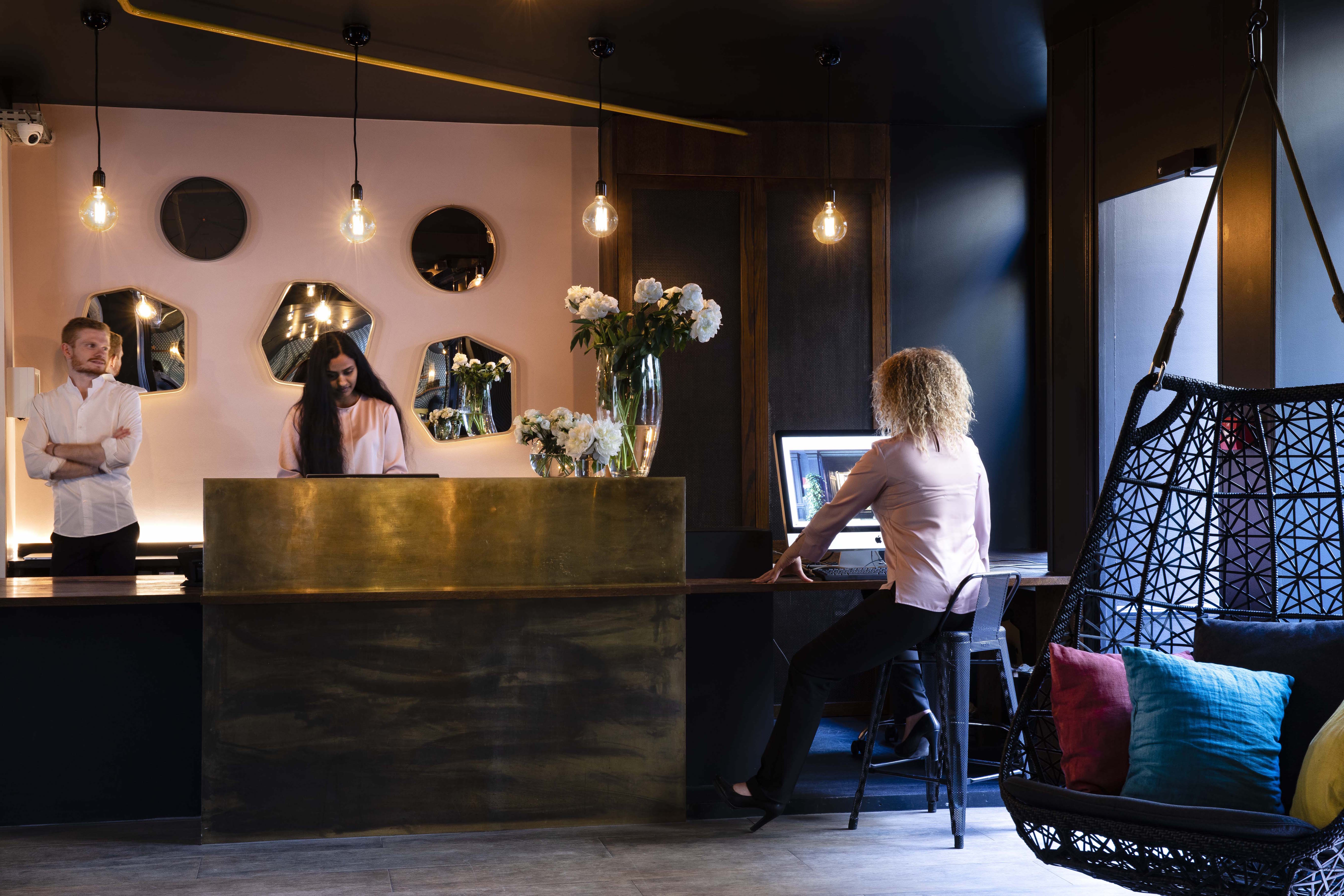 Фото Maxim Folies