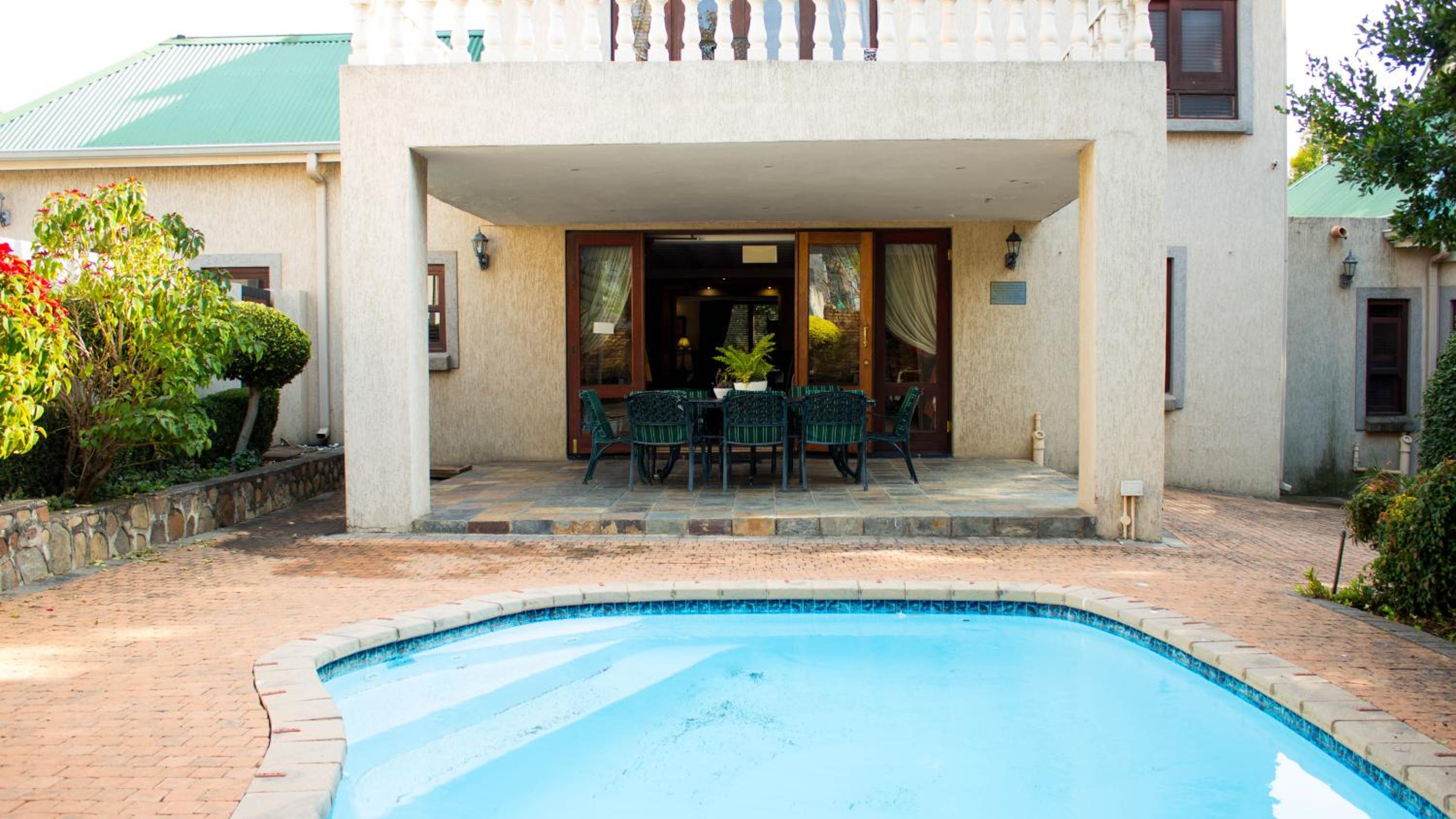 Фото Candlewoods Guesthouse