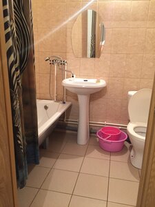 Apartments Zavodskaya 4 (rabochiy posyolok Oktyabrskiy, Zavodskaya ulitsa, 4) ، فندق