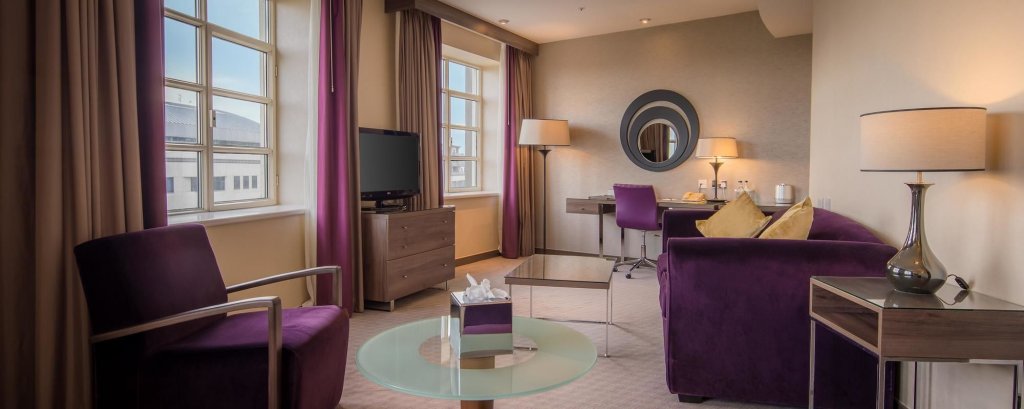 Фото Hilton Cardiff