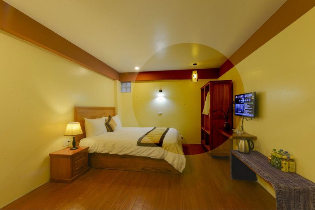 Фото The Mountaineer Hotel