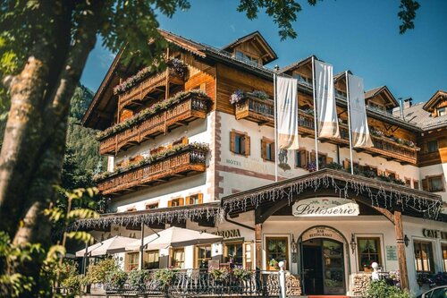 Внешний вид отеля Hotel Corona в Марео - Эннеберге - Мареббе, фото 2