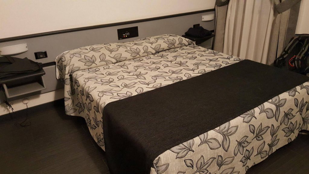 Фото Hotel Holiday