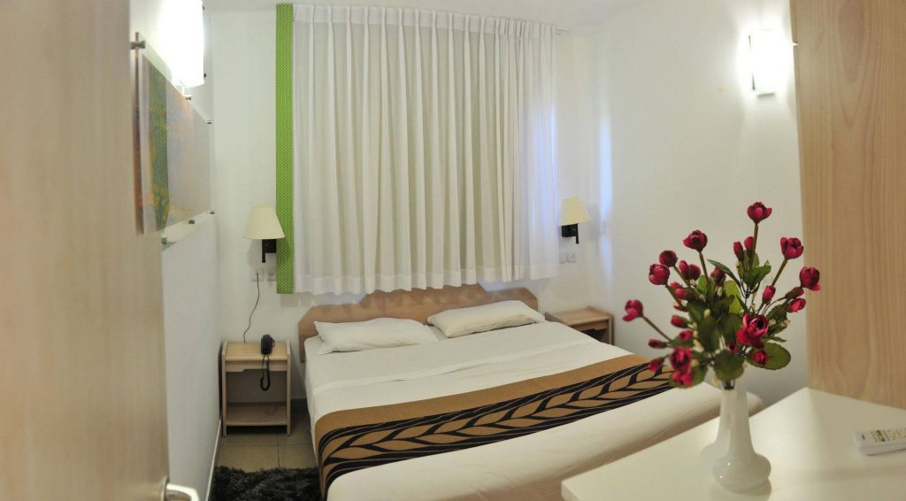 Фото Tzuba Hotel