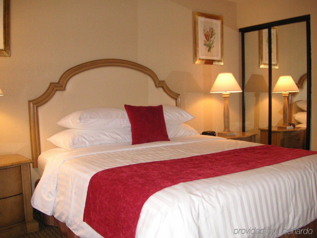 Фото Best Western Plus Heritage Inn