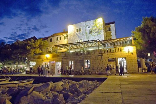 Гостиница Hotel Kaštil в Боле