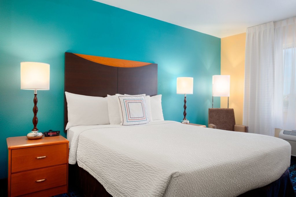 Фото Fairfield Inn & Suites Houston Energy Corridor/Katy Freeway