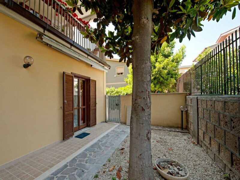 Гостиница B&b La Casetta Ladispoli в Ладисполи