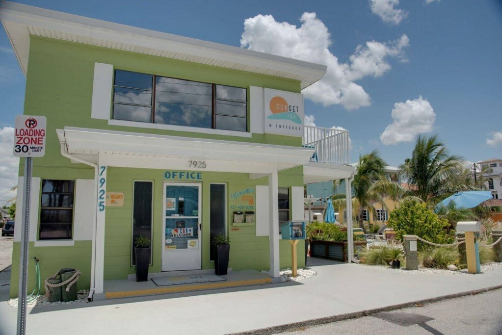 Hotel Sunset Inn & Cottages, St Petersburg, photo