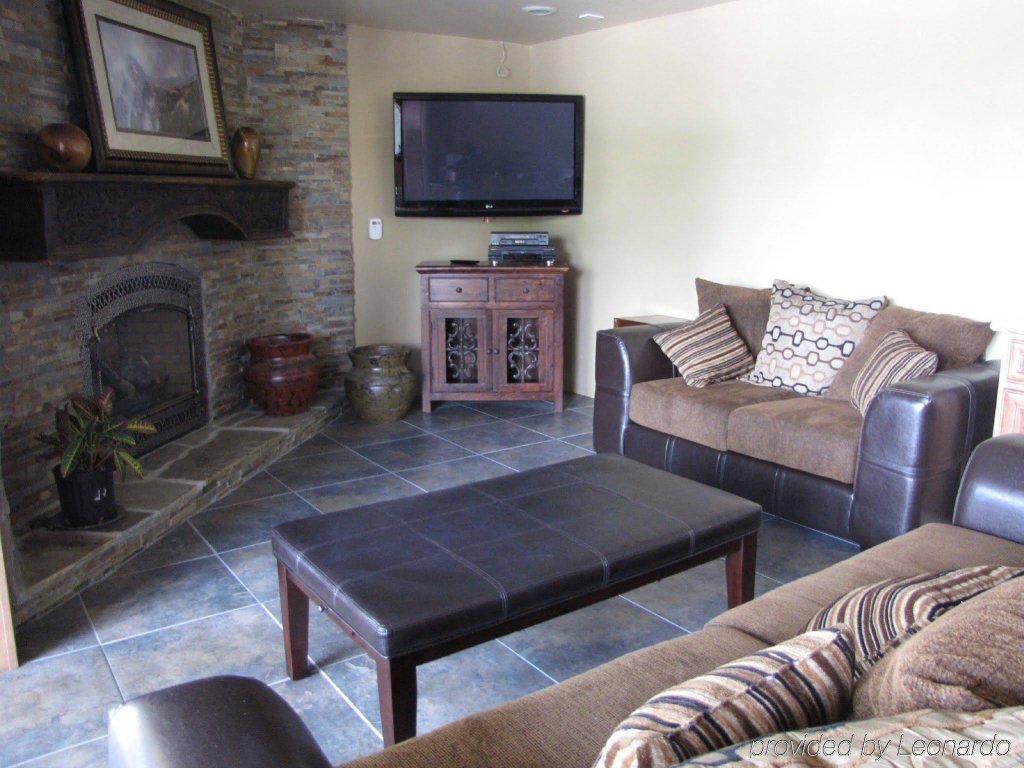 Фото The Inn at Boatworks