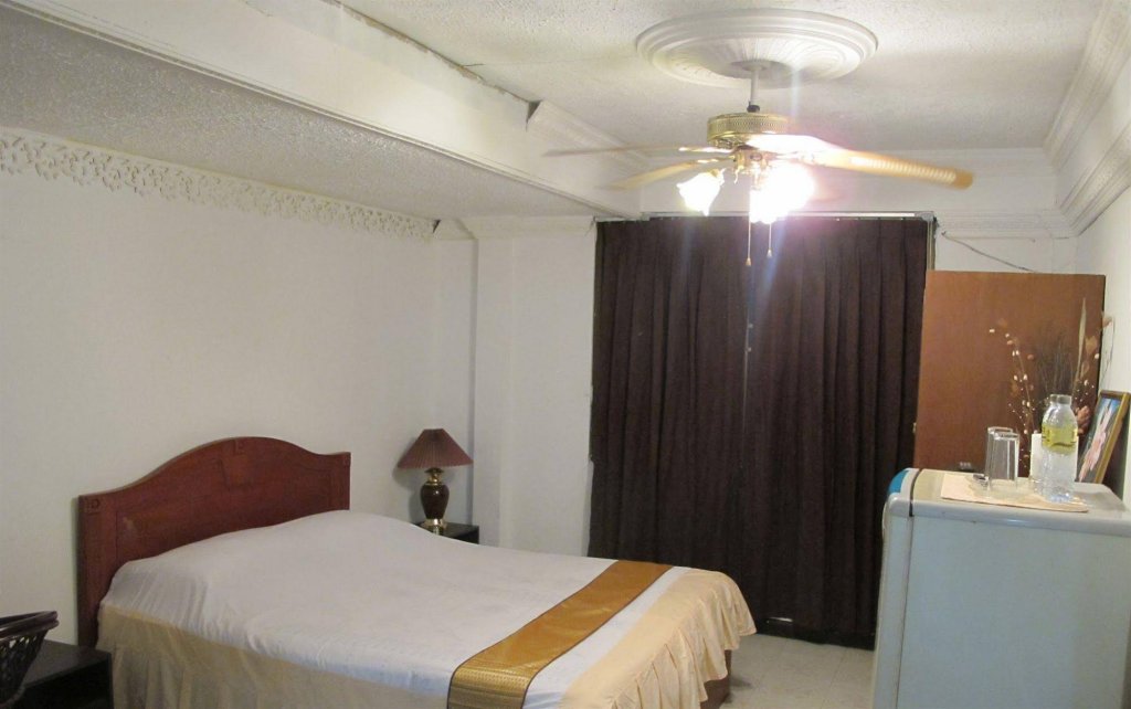 Фото Wong Amat House