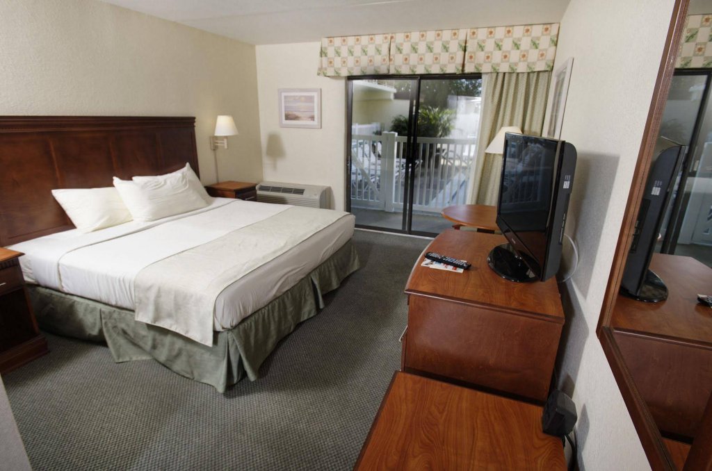 Фото The Bay Resort