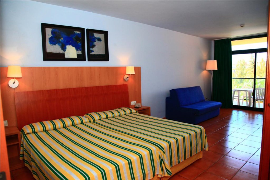 Фото Ohtels Vil·la Romana