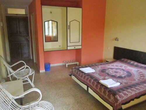 Гостиница Carina Beach Resort в Бенаулиме