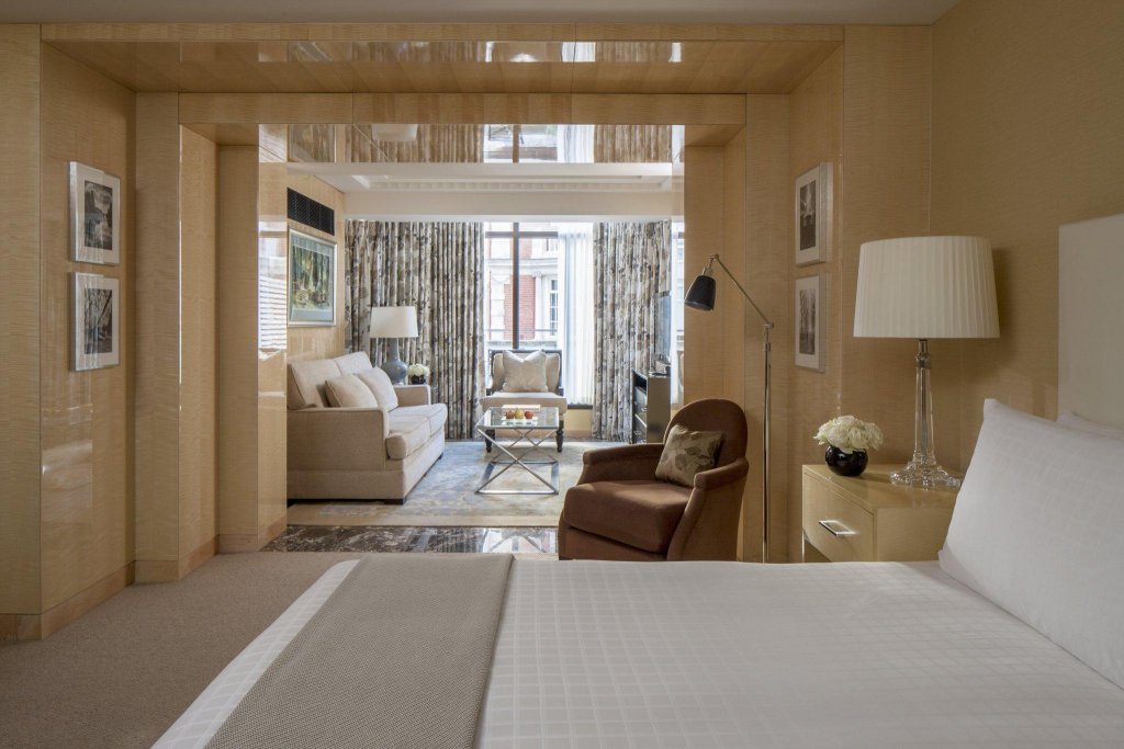 Фото Four Seasons Hotel London at Park Lane
