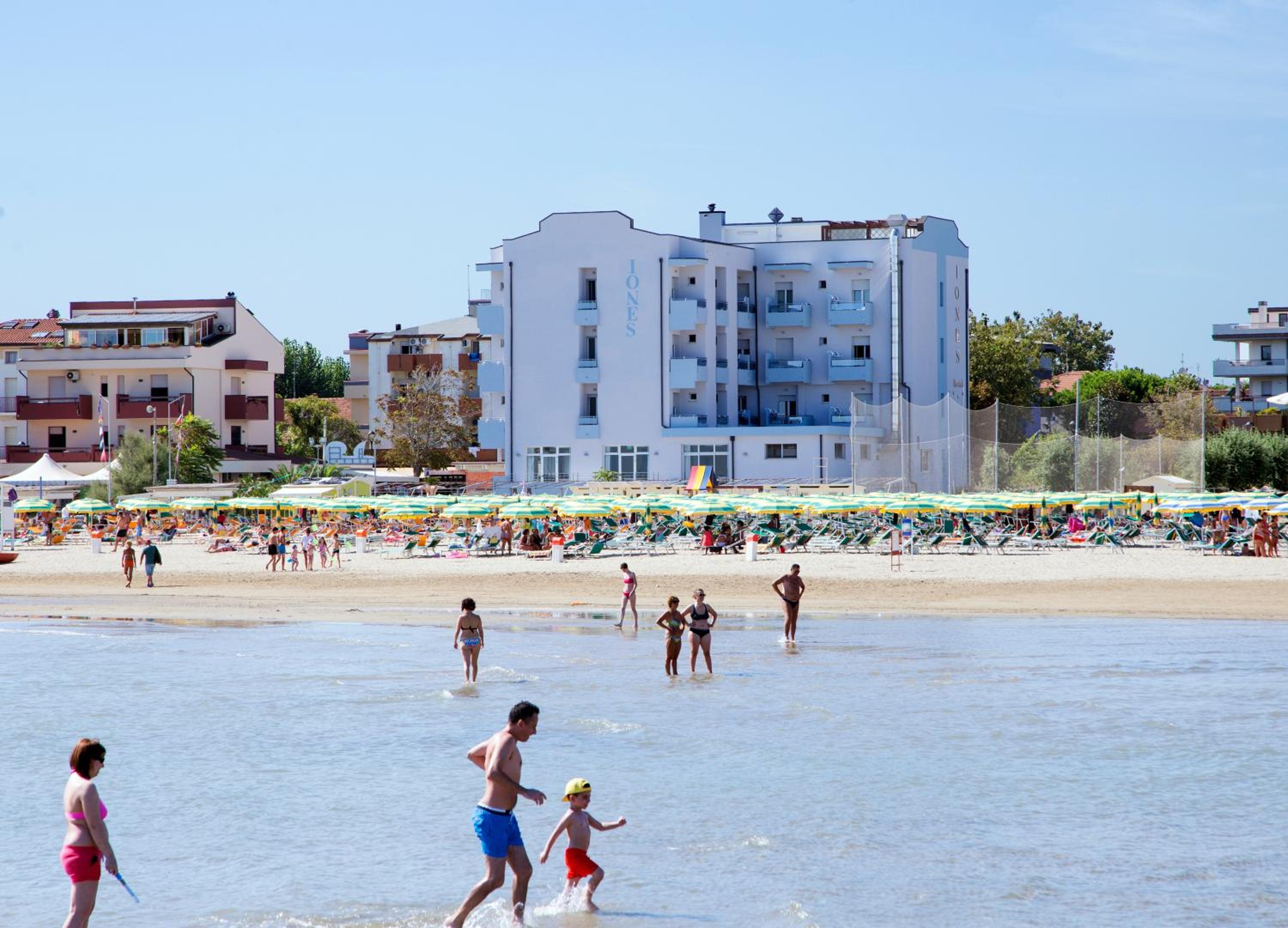 Фото Hotel Iones