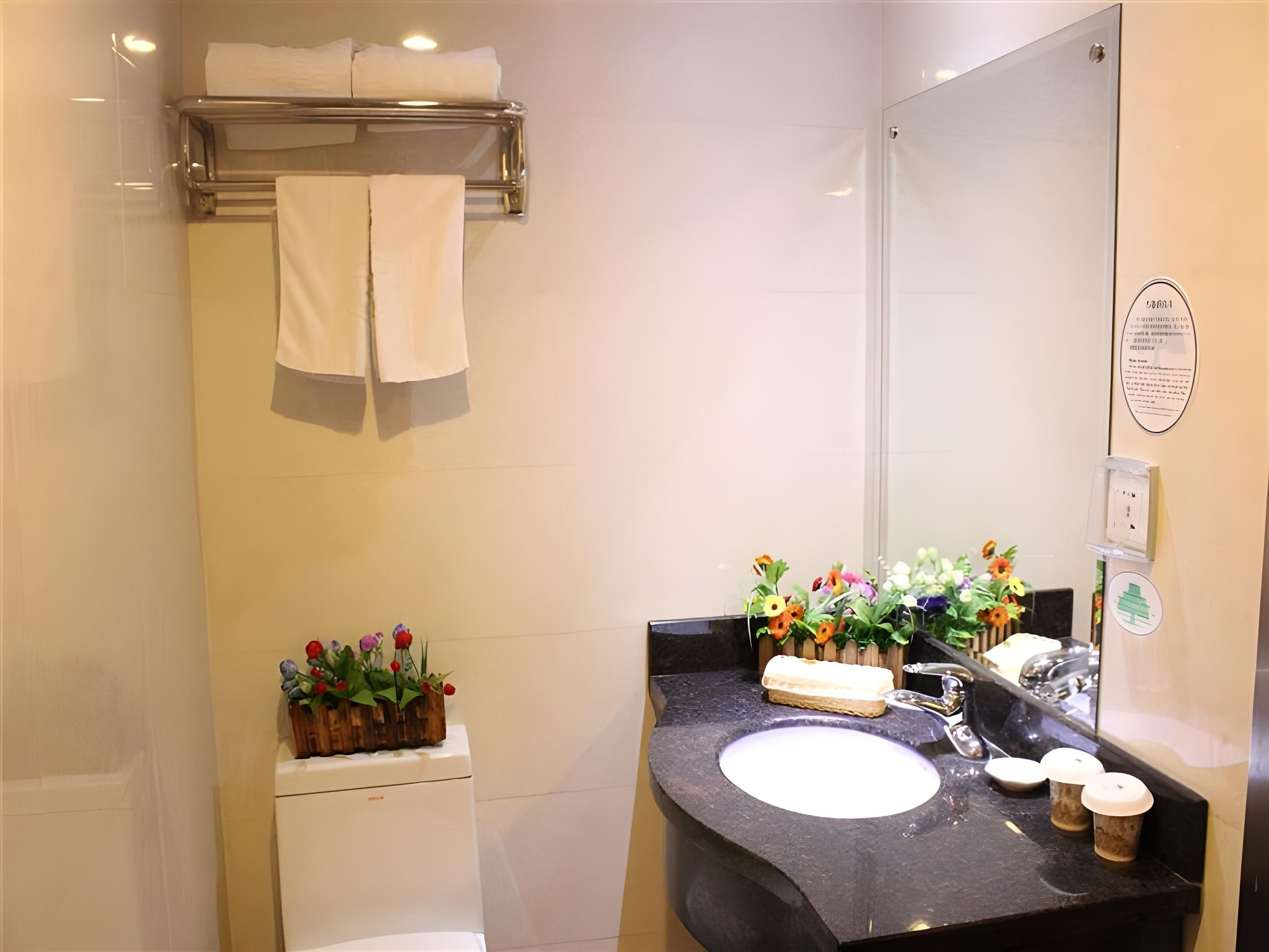 Фото GreenTree Inn Express Hotel