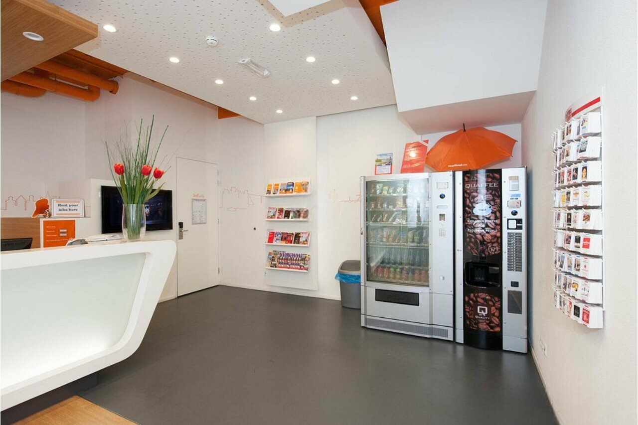 Фото EasyHotel Amsterdam City Centre South