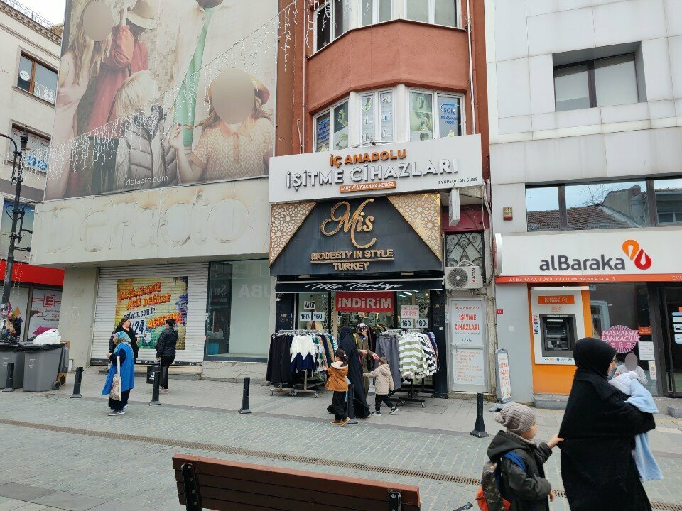 Clothing store Modesty In Style, Istanbul, photo
