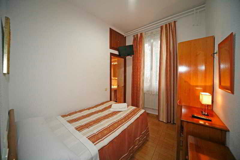 Фото Hostal San Antonio