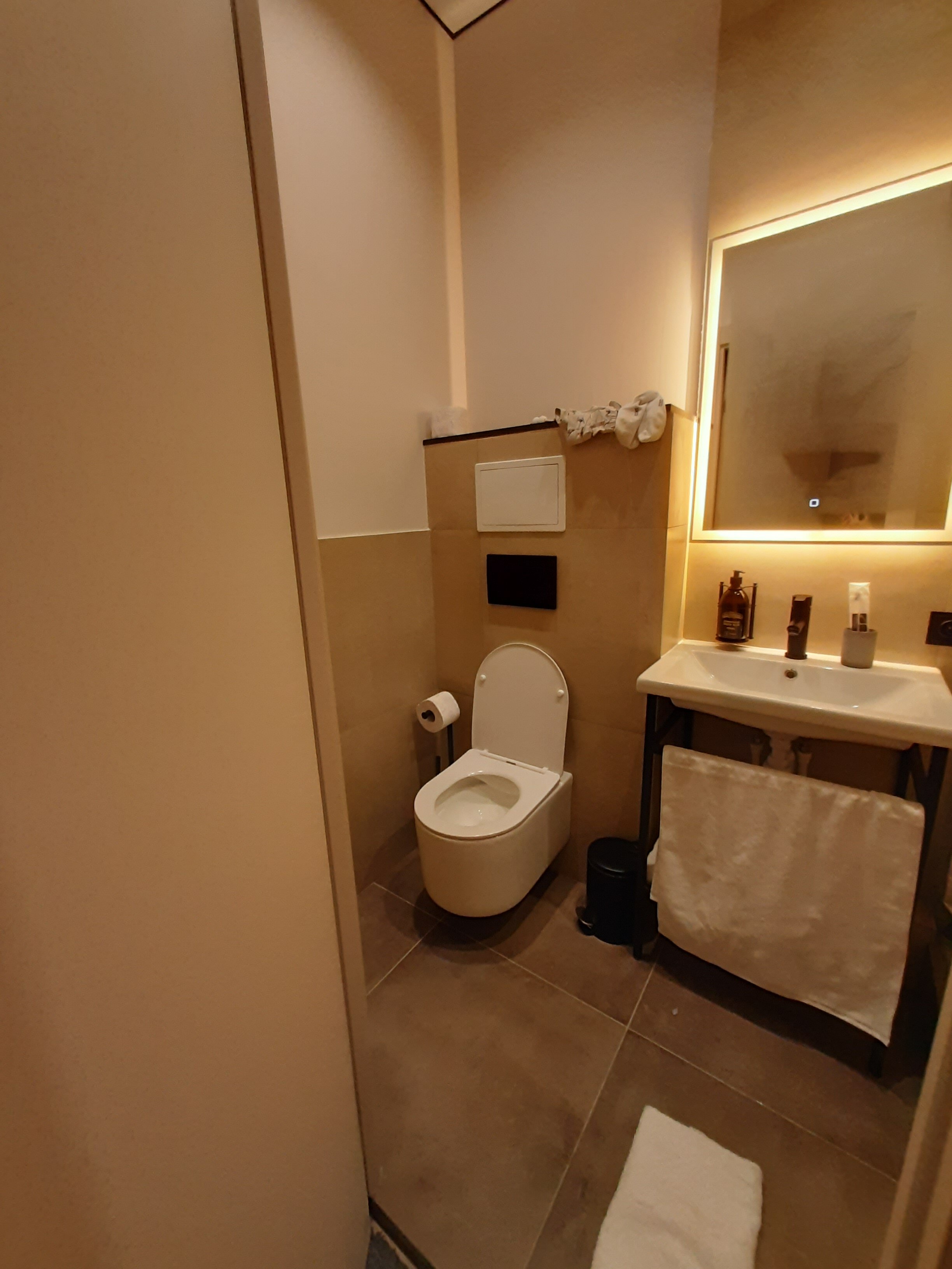 Фото InnJoy Hotel