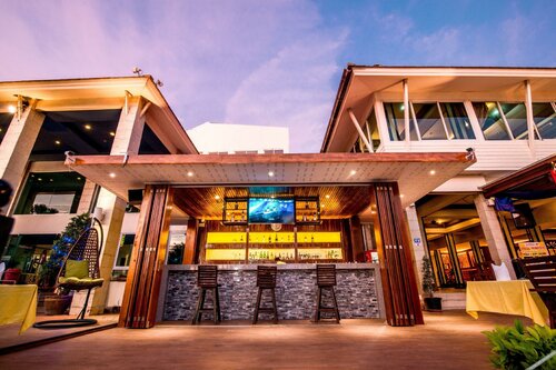 Гостиница Sea Breeze Jomtien Resort в Паттайе