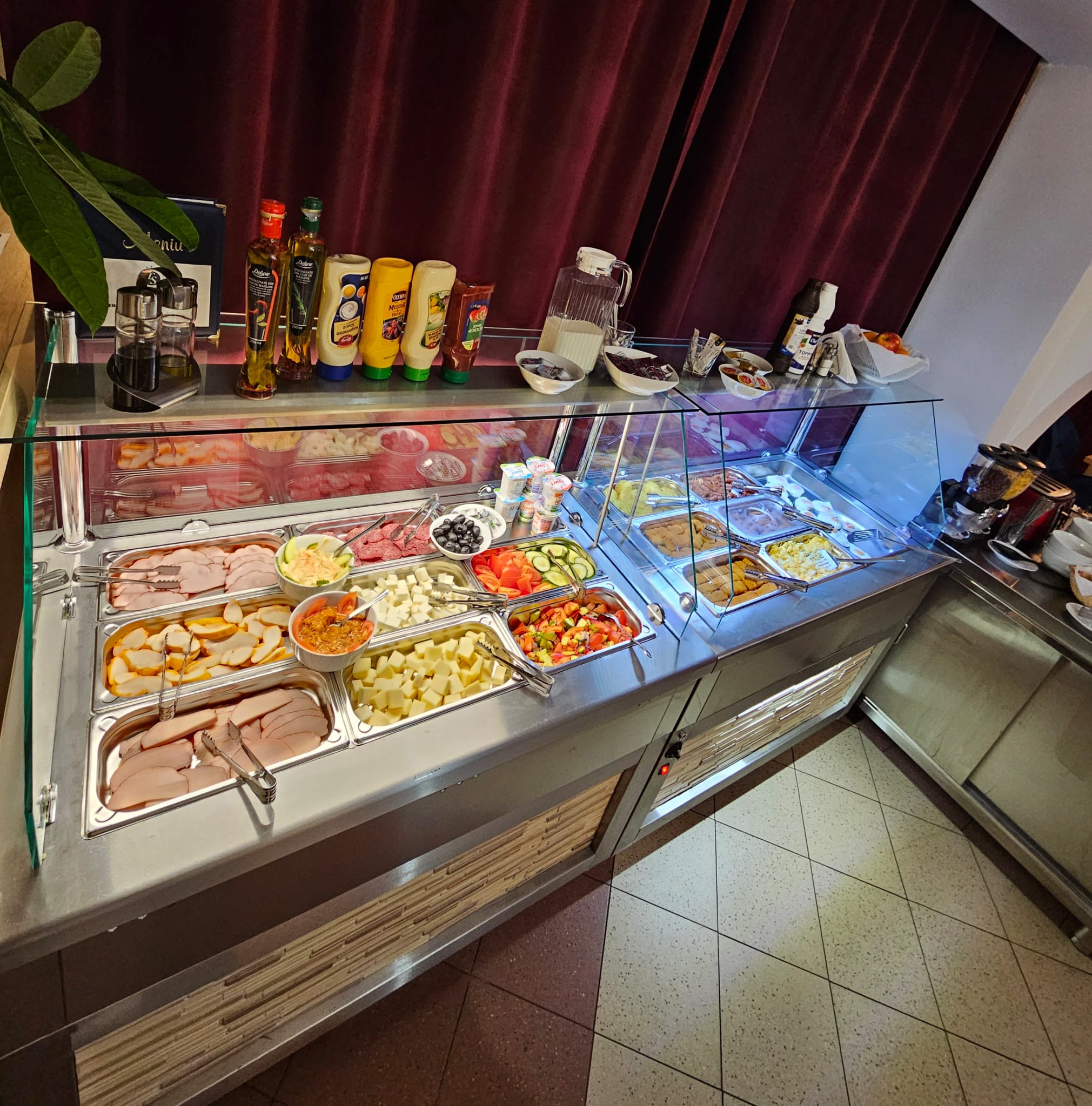 Фото Long Street Hotel