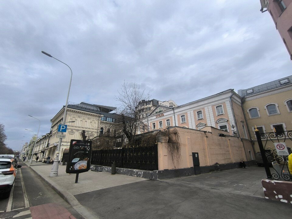 Фото Ист Вест