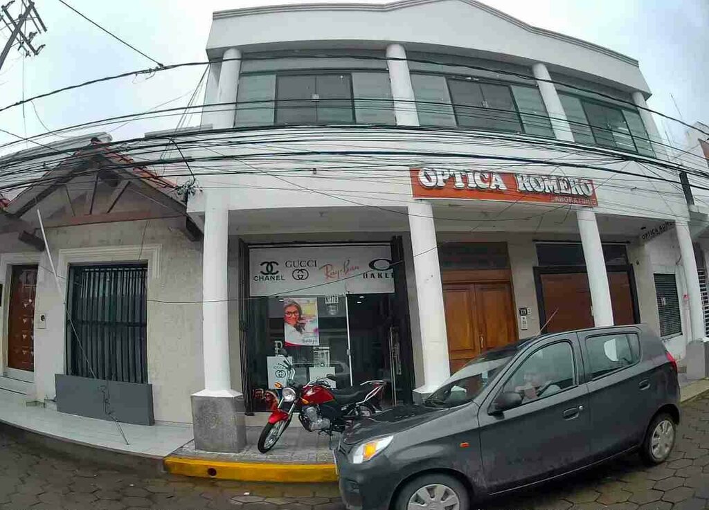 Opticial store Optica Romero, Santa Cruz de la Sierra, photo