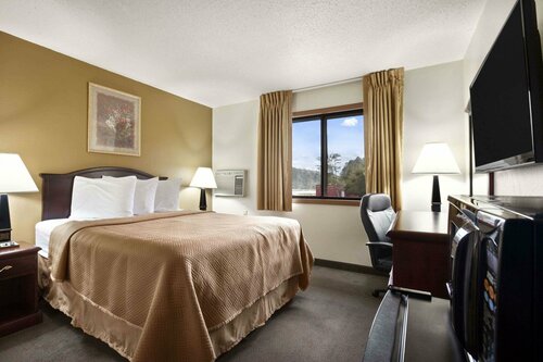 Гостиница Travelodge by Wyndham La Porte/Michigan City Area