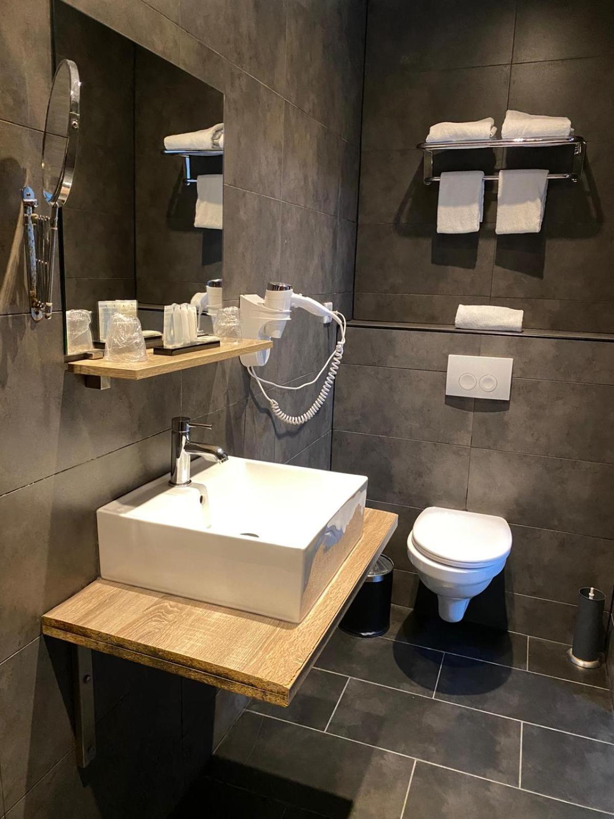 Фото Camp Inn Hotel