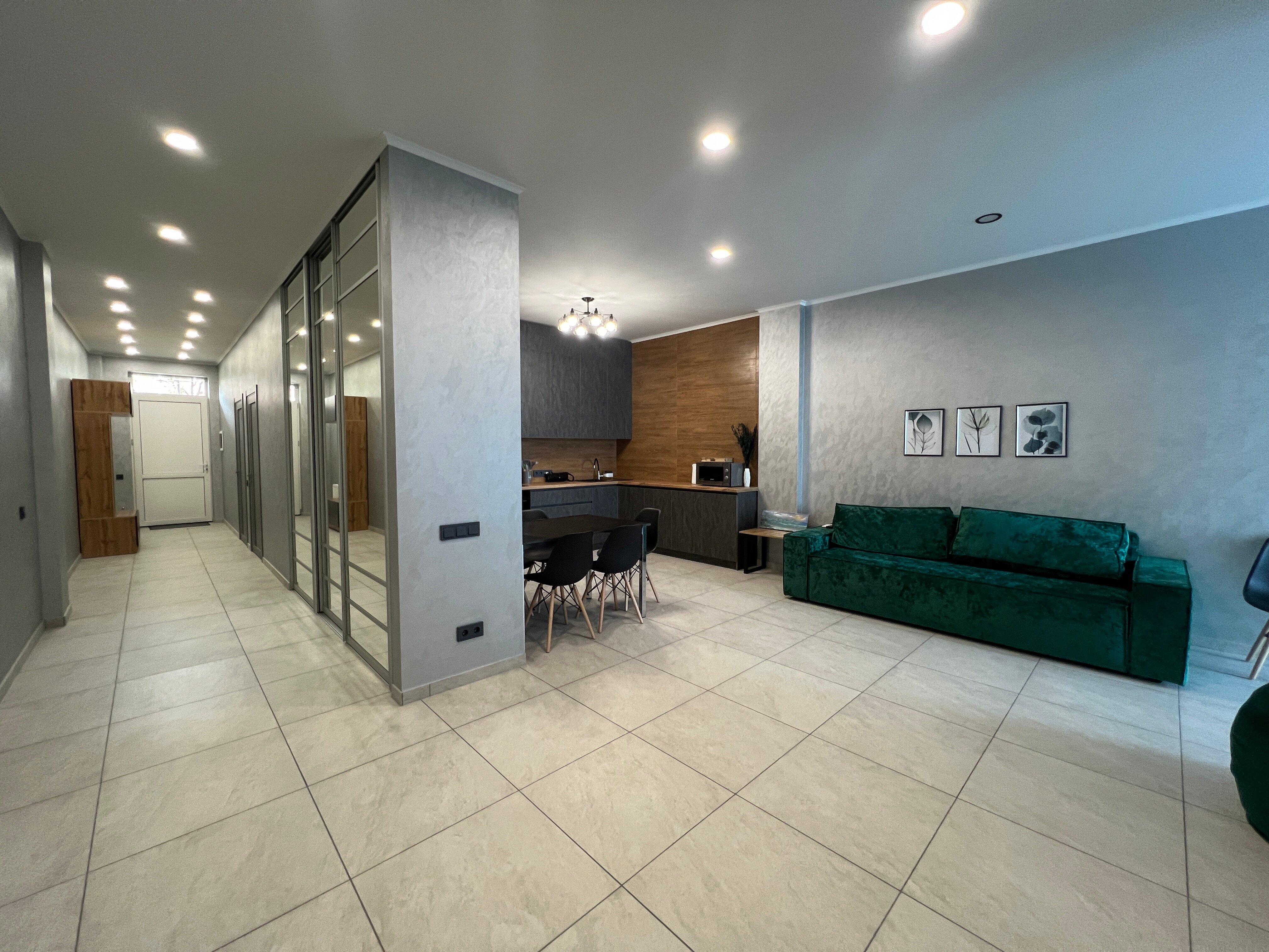 Фото Альмари