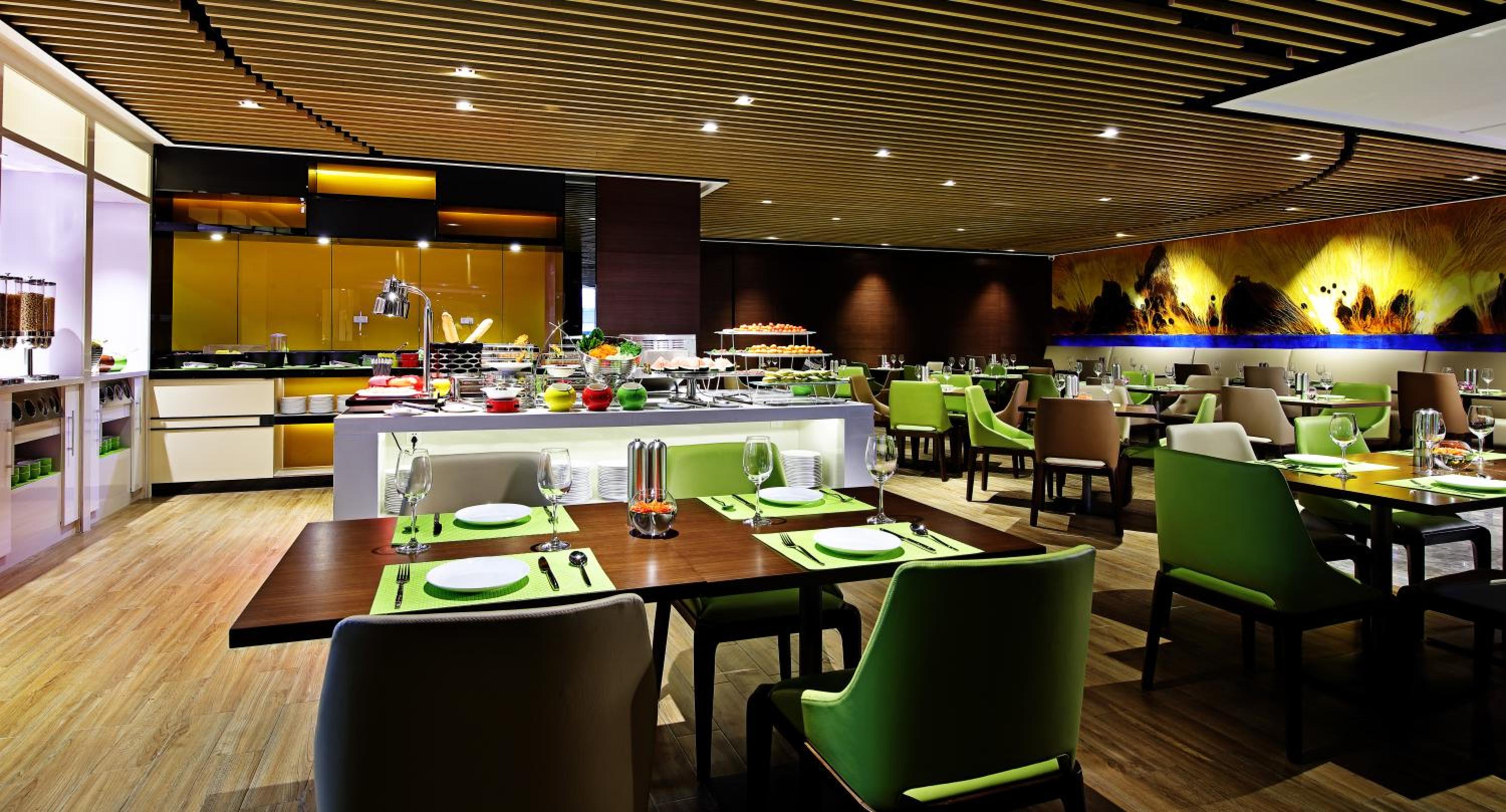 Фото Hampton by Hilton Guangzhou Zhujiang New Town