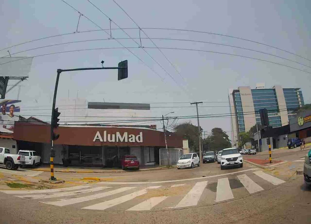 Hardware store Alumad, Santa Cruz de la Sierra, photo