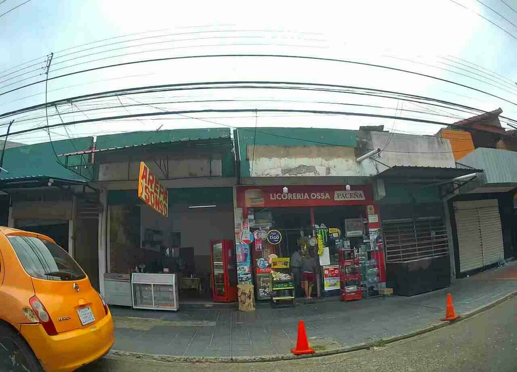 Alcoholic beverages Ossa, Santa Cruz de la Sierra, photo