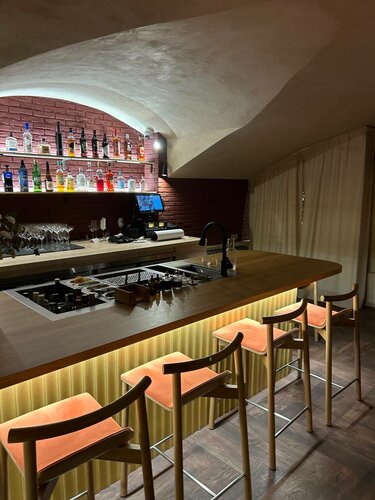 Жігіт бөркін есекке тығып алды