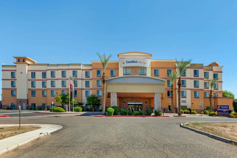 Гостиница Comfort Suites Glendale - State Farm Stadium Area в Глендейле