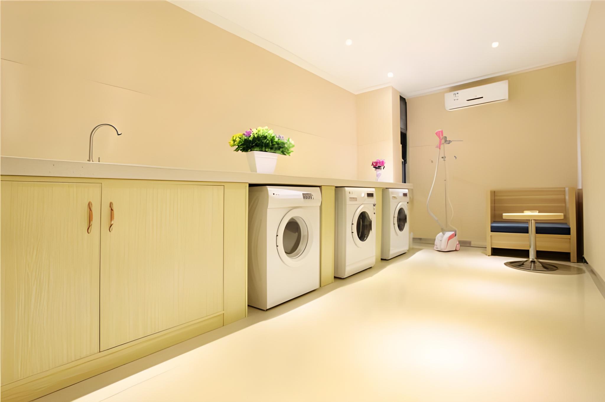 Фото City Comfort Inn Foshan Jiaokou Bus