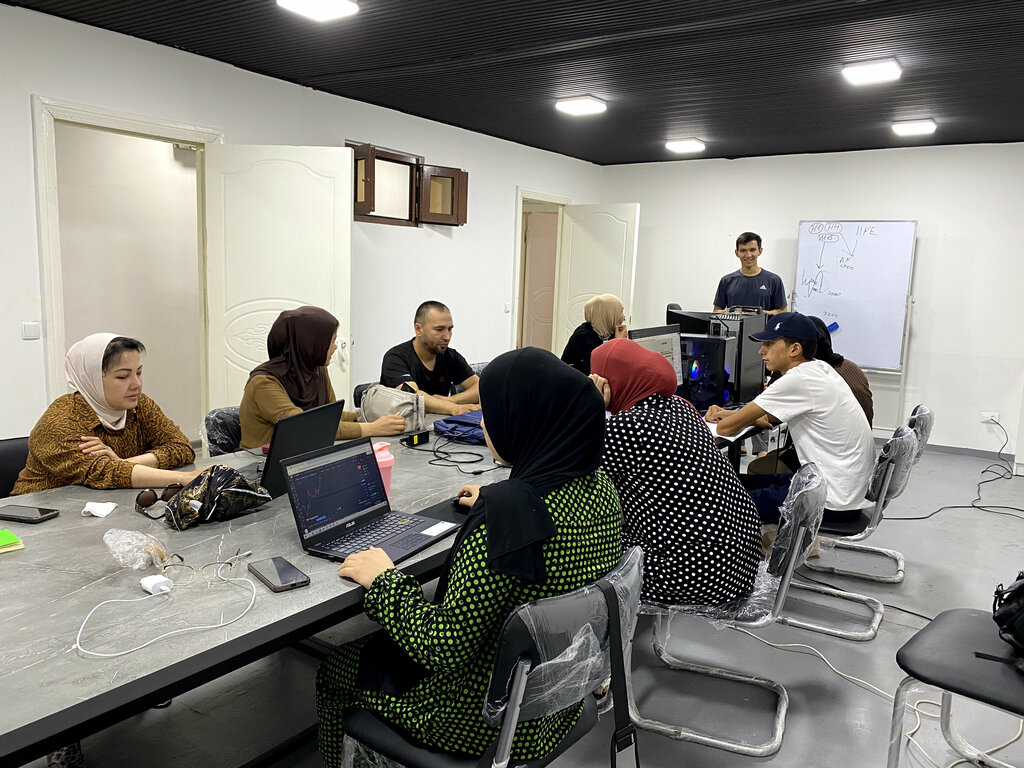 Educational center Gildia Traders, Andijan, photo