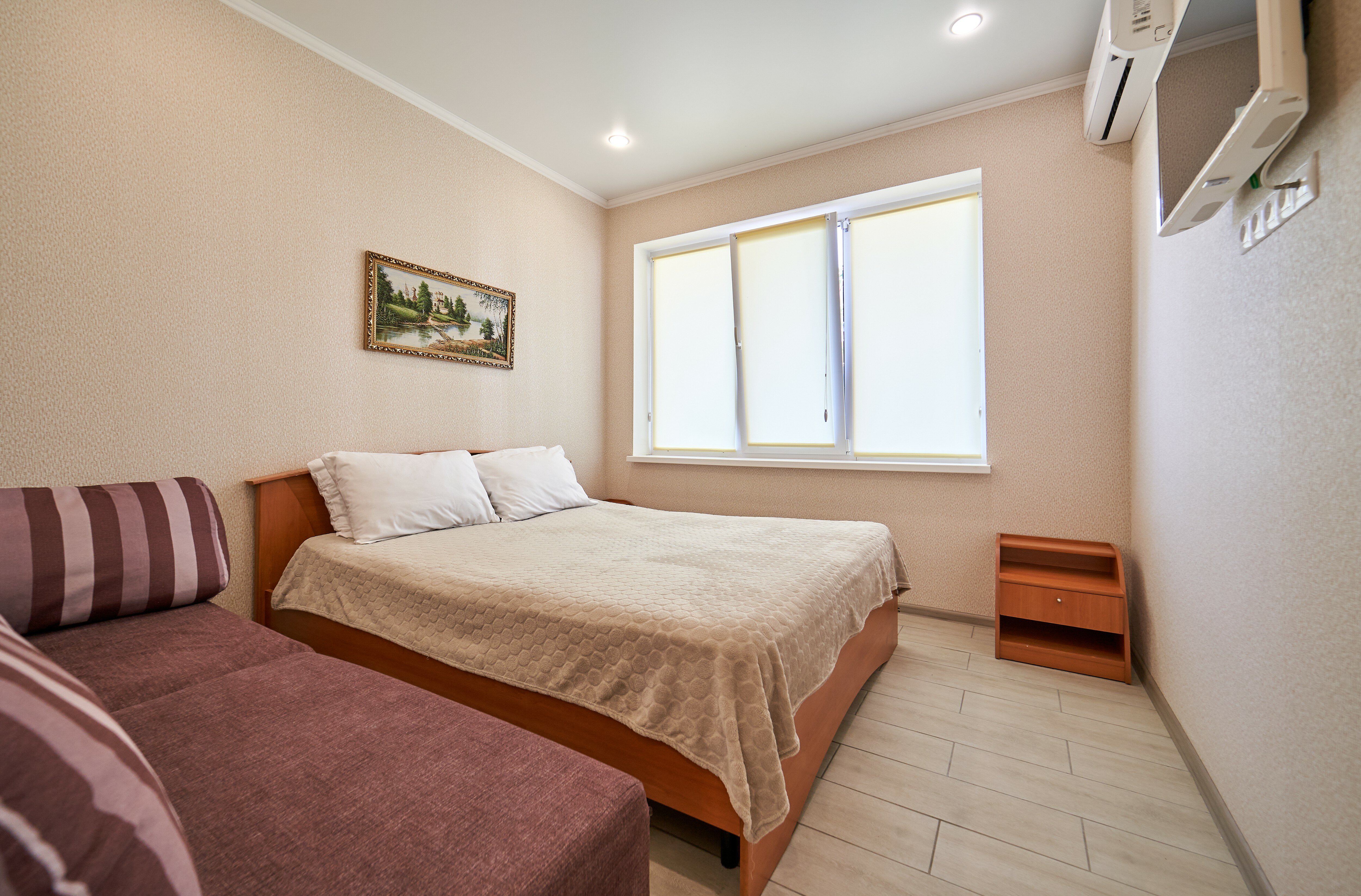 Фото Апартаменты 2-х Комнатные на Перелетной