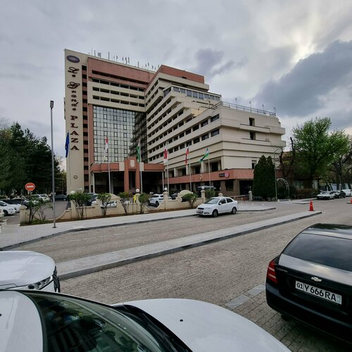 Katta sikli yalangoch erkaklar