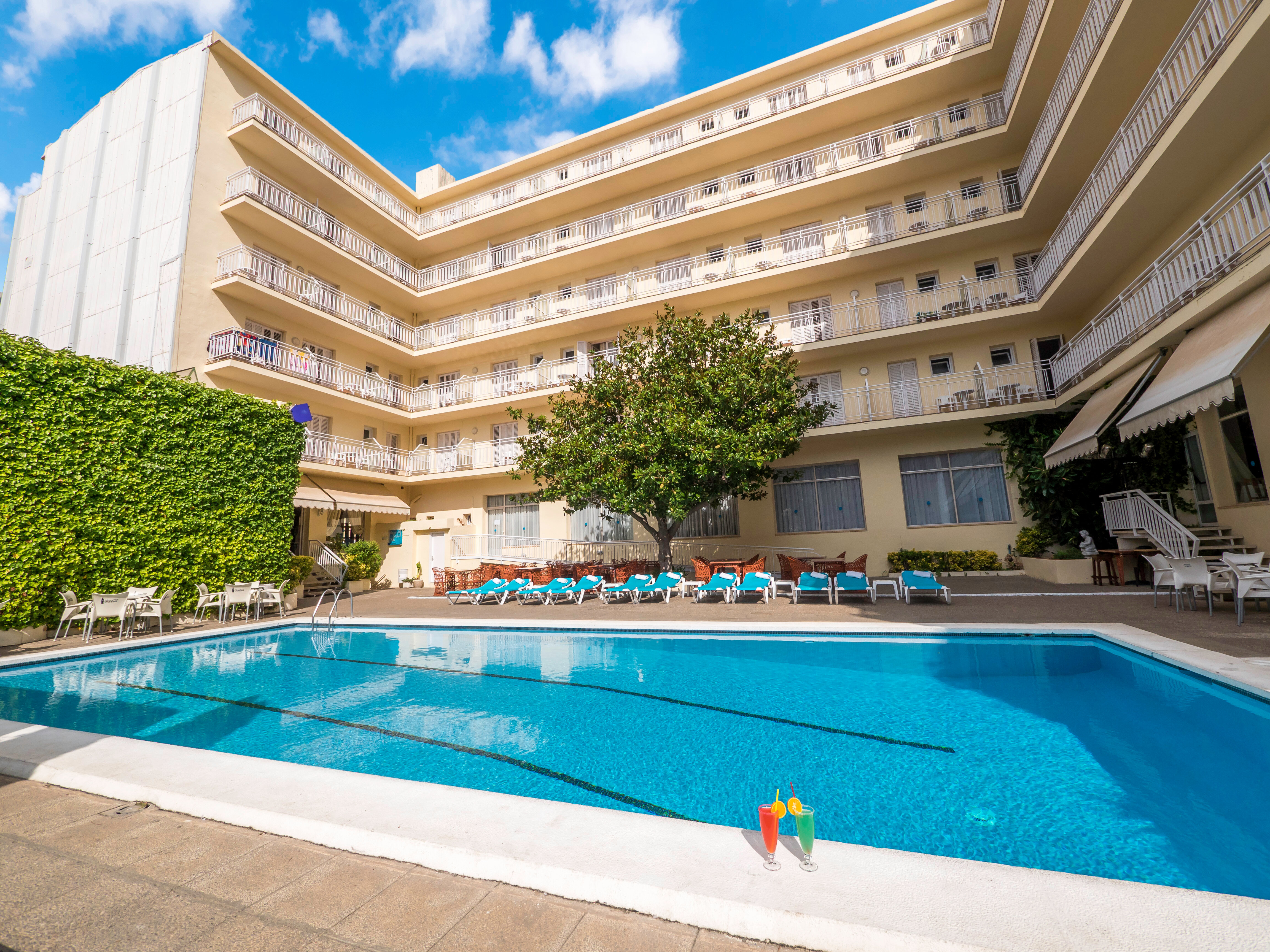 Фото Hotel Checkin Pineda