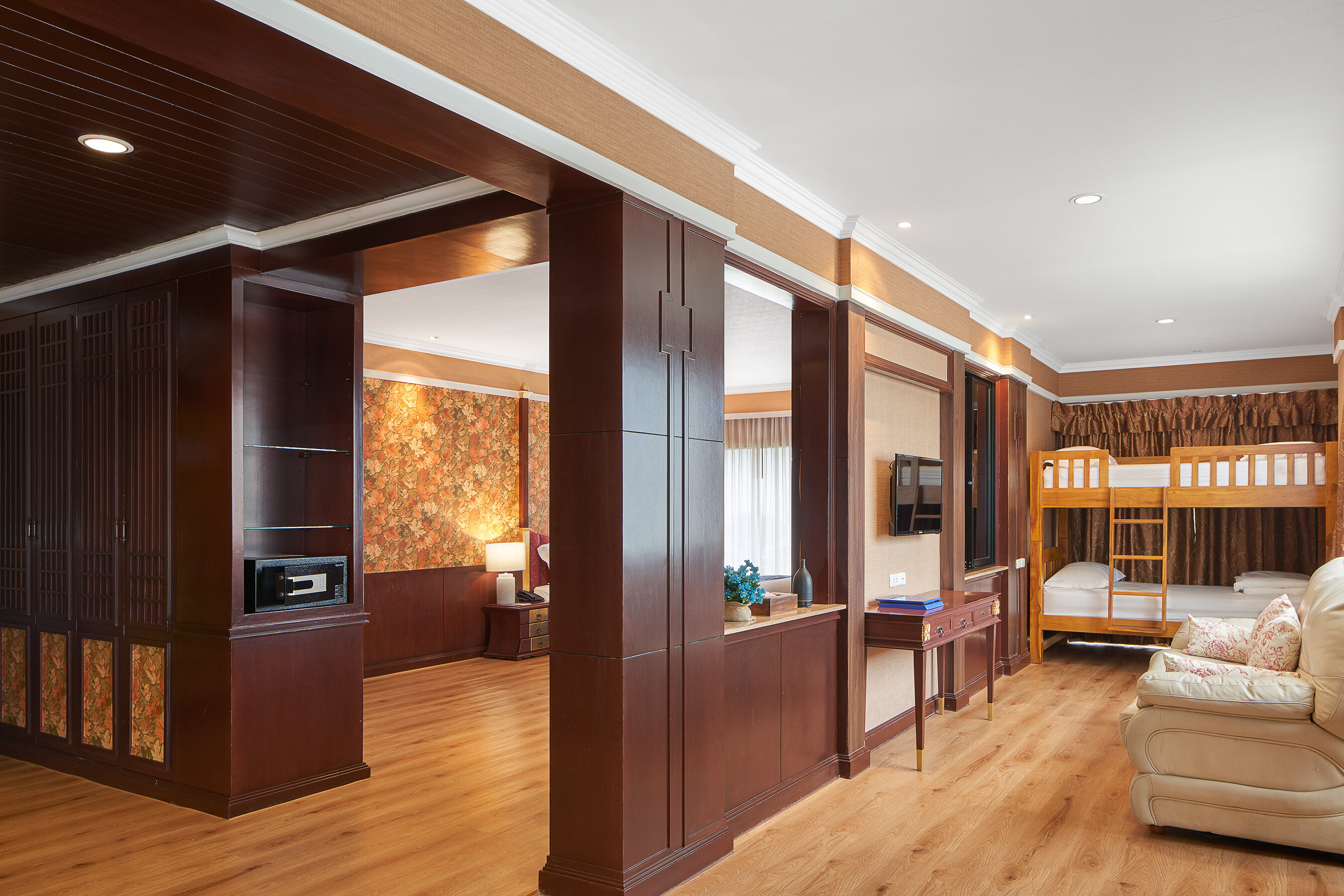 Фото Floral Hotel · Dolphin Circle Pattaya