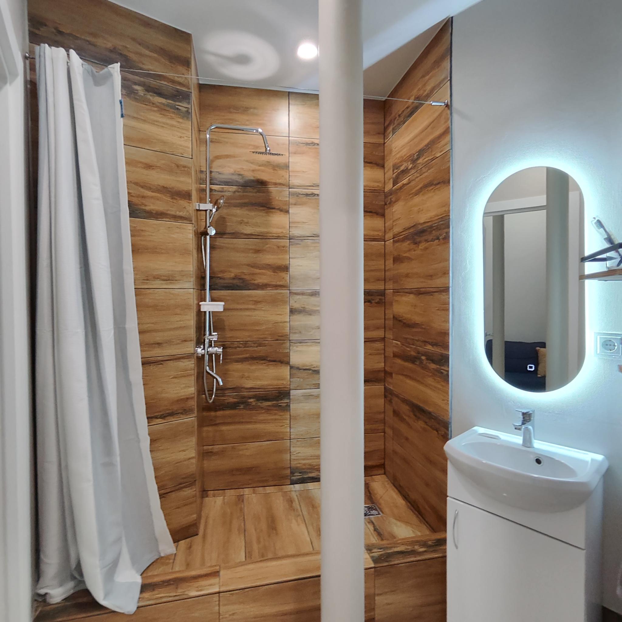 Фото Белоснежный дом в историческом центре