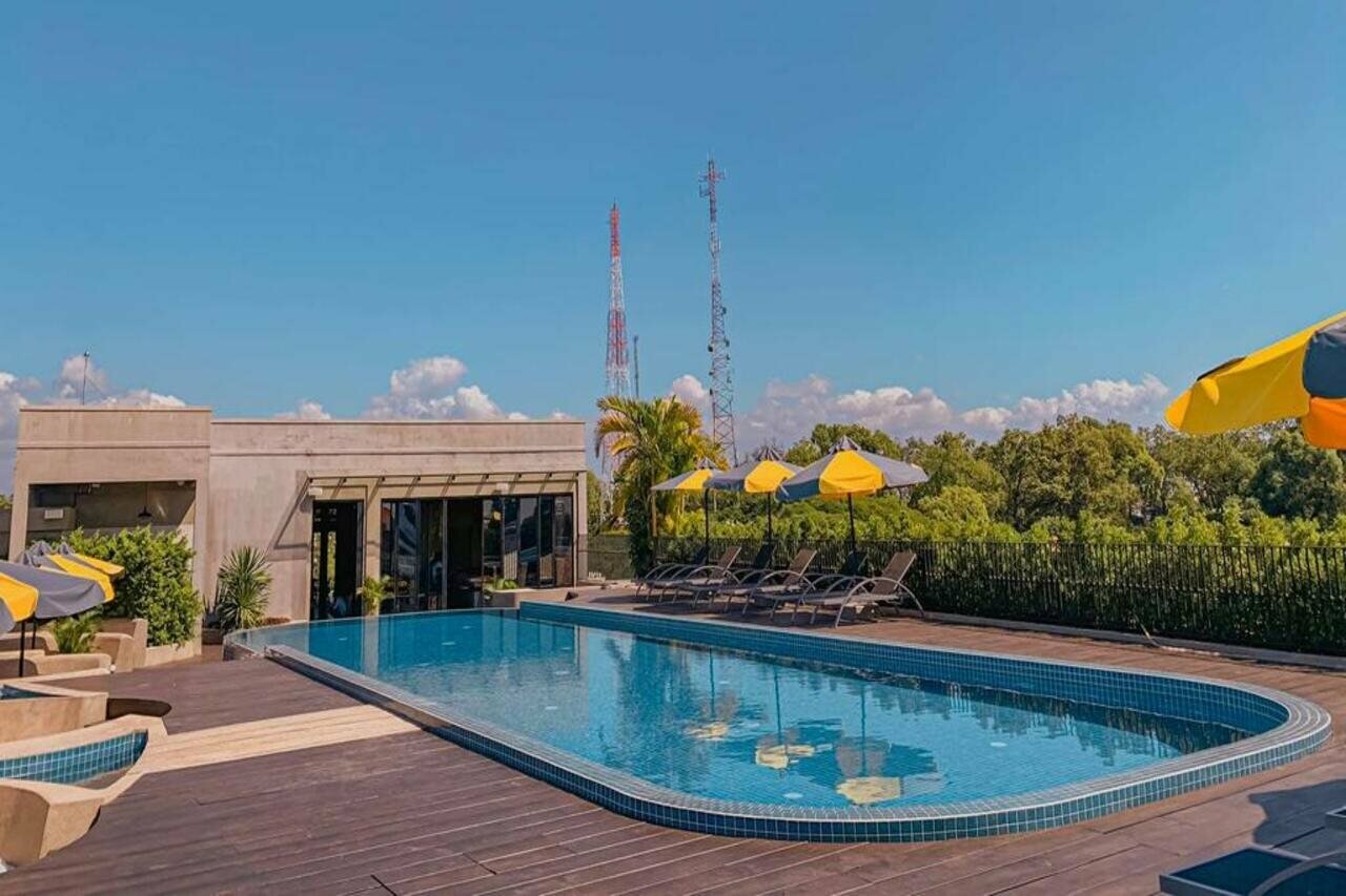 Фото The Twizt Lifestyle Hostel