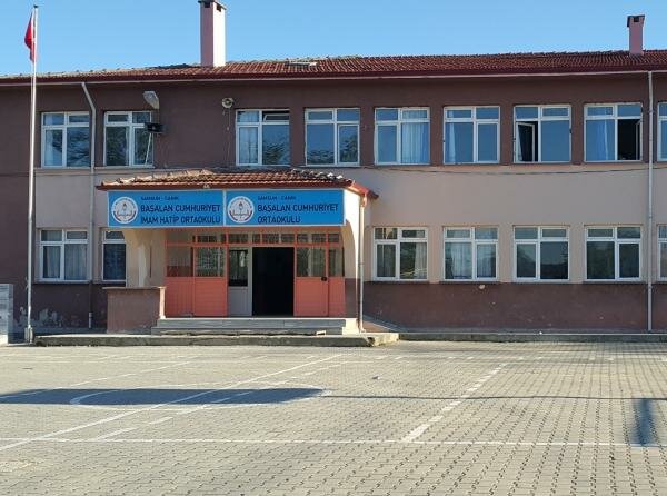 School Basalan Republic Middle School, Samsun, photo