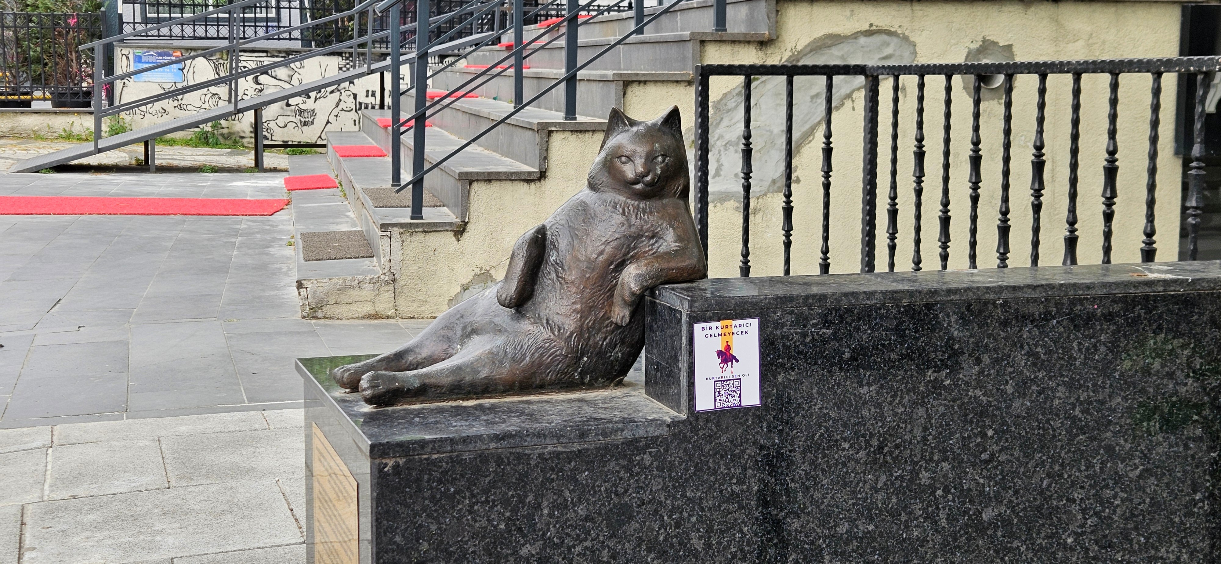 Erkaklar hojatxonasida yashirin kamera